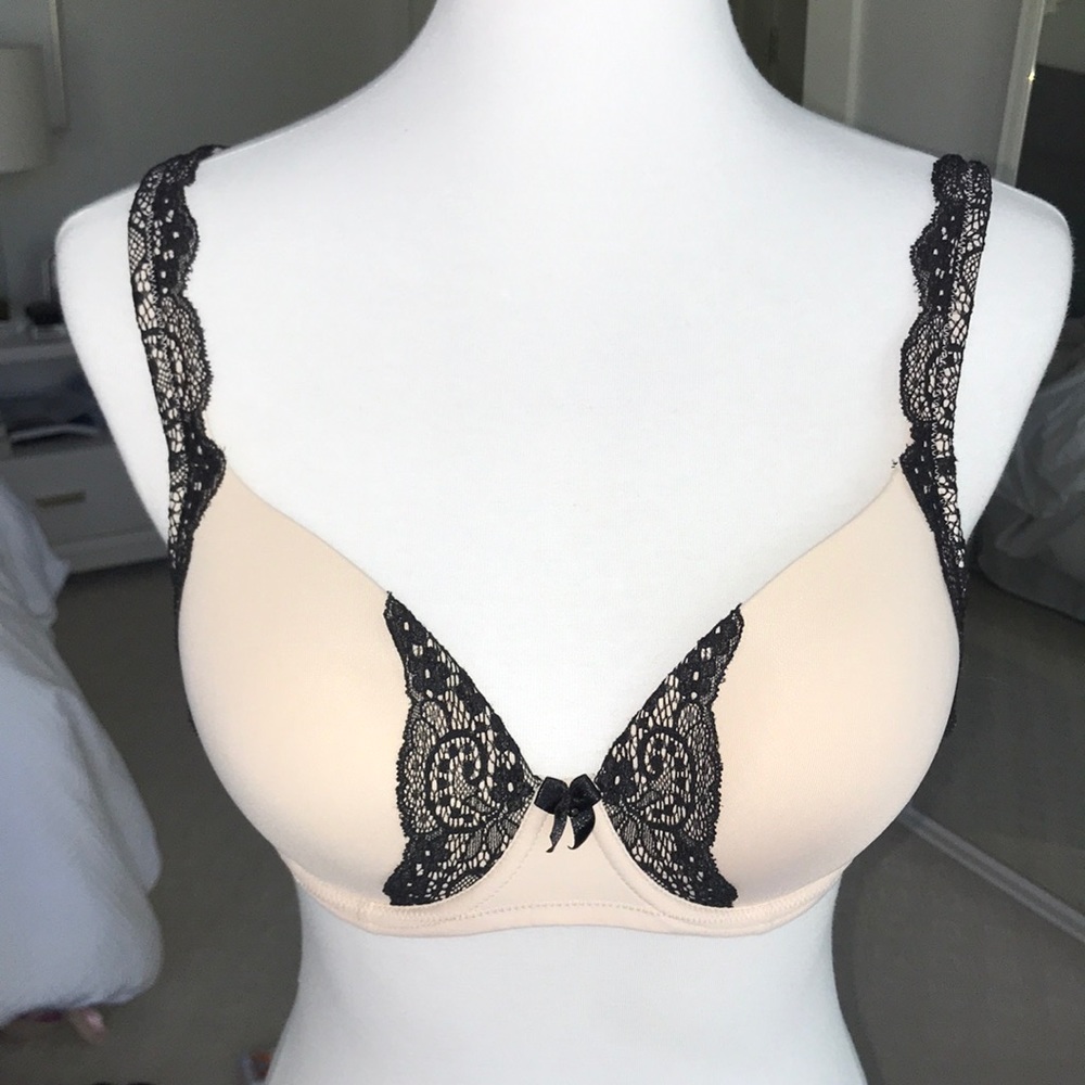 SOMA nude and lace bra